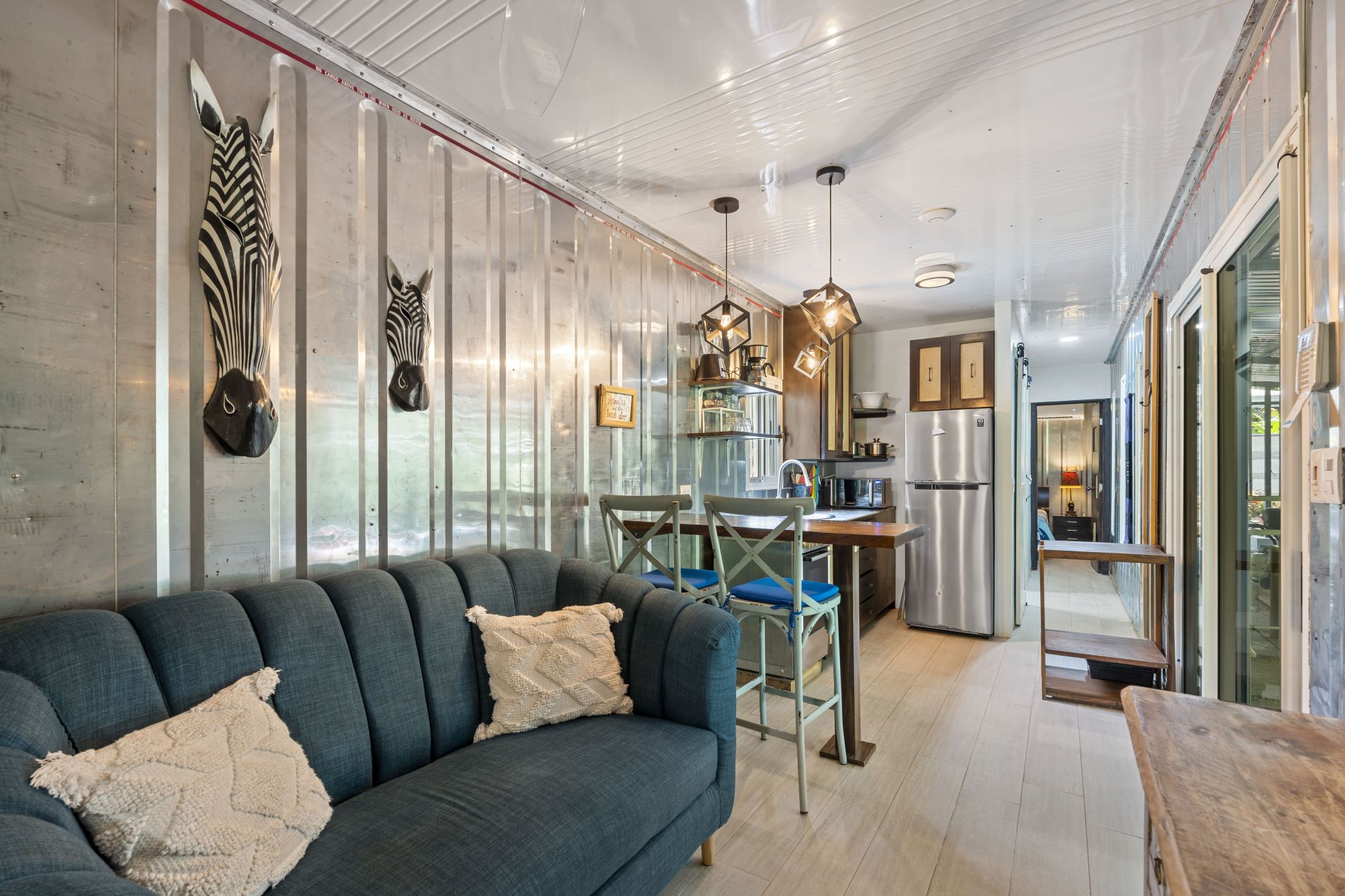 Kitchen & Lounge 2